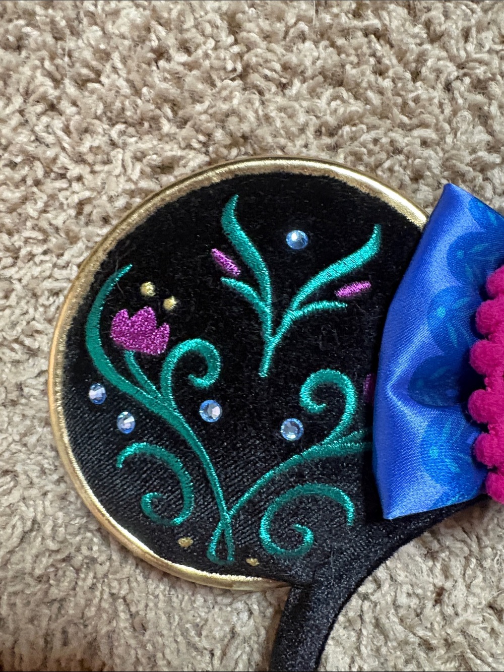 NWT Disney Frozen Anna Minnie Ears- velvet ears with decorative bow - Picture 3 of 4
